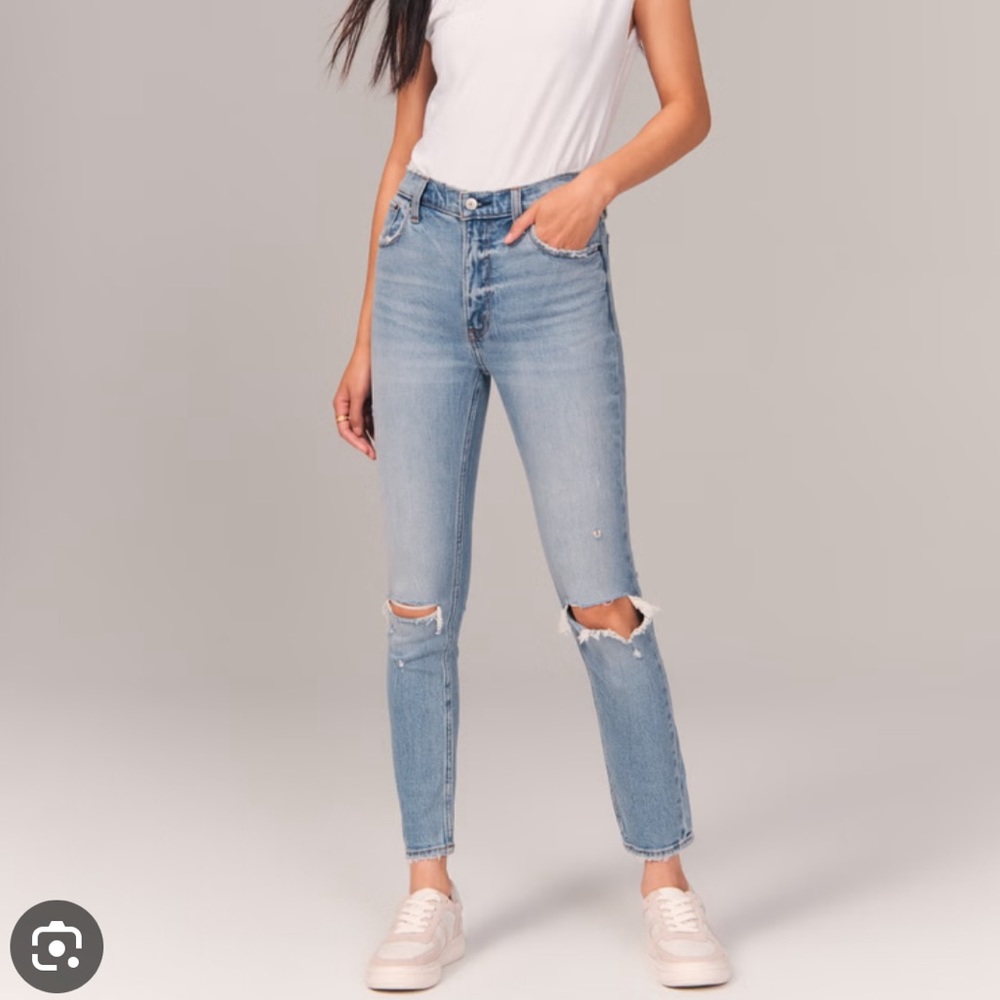 Abercrombie Curve Love (size 25)